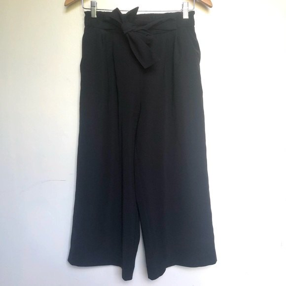 Lululemon Black Noir Crop Pants Size 6 - Picture 1 of 15